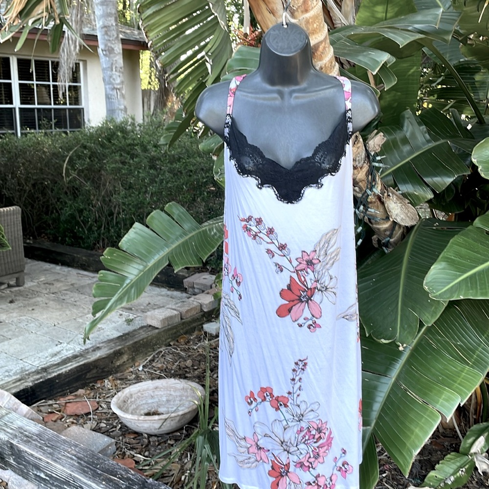 Soma lace trim nightgown with built-in shelf bra